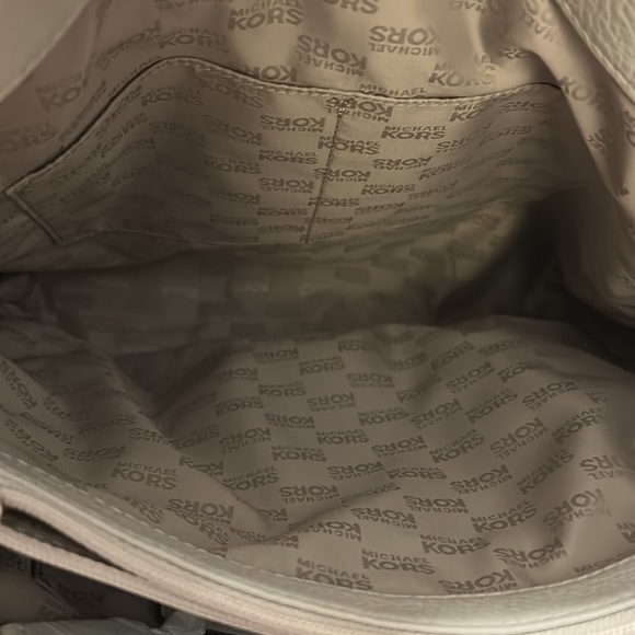 MK Hamilton - Picture 6 of 9